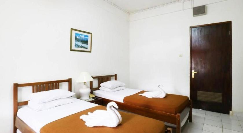 Hotel Pondok Remaja Pgi Пунчак Экстерьер фото